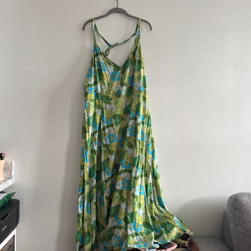 Collectif/Bright & Beautiful Green floral dress - UK20/US16